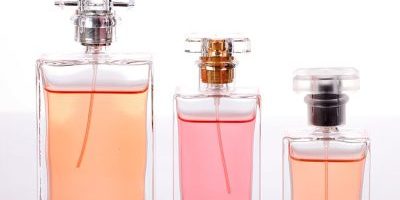 Empty glass perfume bottles with spray (1)