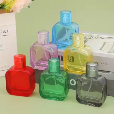 Modern Luxury Transparent Colored Glass Perfume Bottle for Wholesale