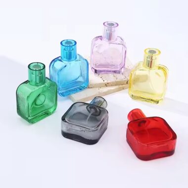 Modern Luxury Transparent Colored Glass Perfume Bottle for Wholesale