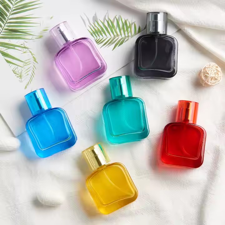 Modern Luxury Transparent Colored Glass Perfume Bottle for Wholesale