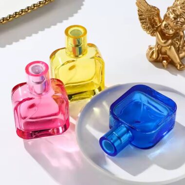 Modern Luxury Transparent Colored Glass Perfume Bottle for Wholesale