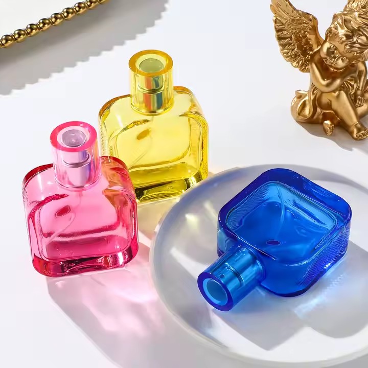 Modern Luxury Transparent Colored Glass Perfume Bottle for Wholesale