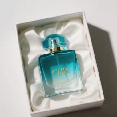 Elegant Transparent Glass Perfume Bottle with Minimalist Design