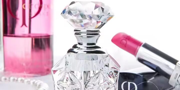 Elegant Clear Crystal Perfume Bottle for Wedding Gift Packaging