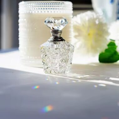 Elegant Clear Crystal Perfume Bottle for Wedding Gift Packaging