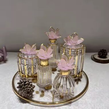 Unique Glass Perfume Bottle with Decorative Flower Cap for Elegant Packaging