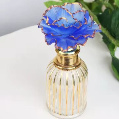 Unique Glass Perfume Bottle with Decorative Flower Cap for Elegant Packaging