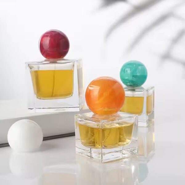 Hot-Selling Transparent Nordic Glass Perfume Bottle for Custom Branding (4) Nordic Style Transparent Glass Perfume Bottle – Wholesale Minimalist Design