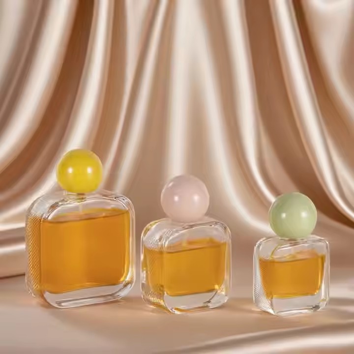 New Luxury Square Glass Perfume Bottle with Trendy Design for Fragrance Brands