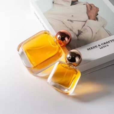 New Luxury Square Glass Perfume Bottle with Trendy Design for Fragrance Brands