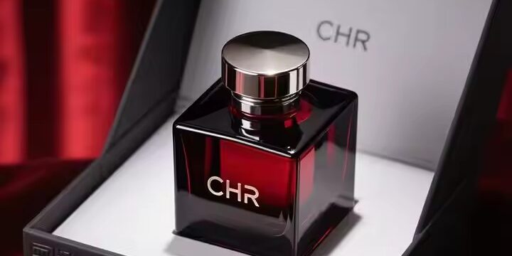 Elegant Clear Glass Perfume Bottle Wedding Gift with Customizable Packaging