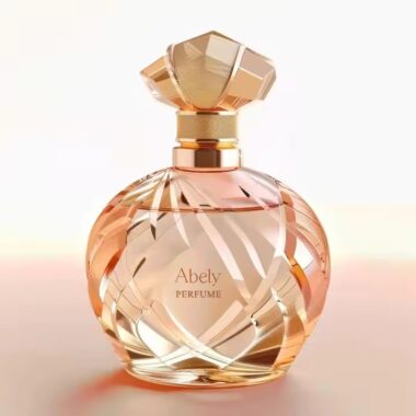 European Style Luxury Glass Perfume Bottle with Elegant Cap