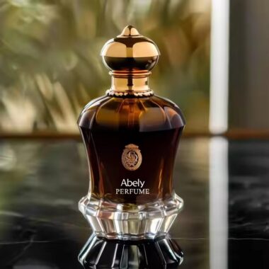 European Style Luxury Glass Perfume Bottle with Elegant Cap