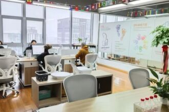 Experienced perfume bottle team with designers and sales support