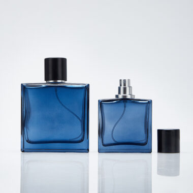 large capacity refillable spray bottle