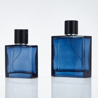 large capacity refillable spray bottle