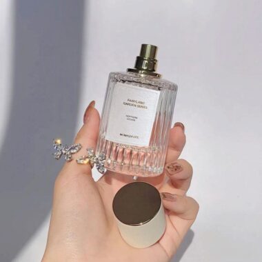   clear glass perfume spray bottle 