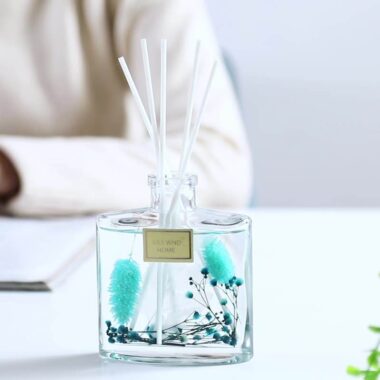 Luxury glass aromatherapy bottle 