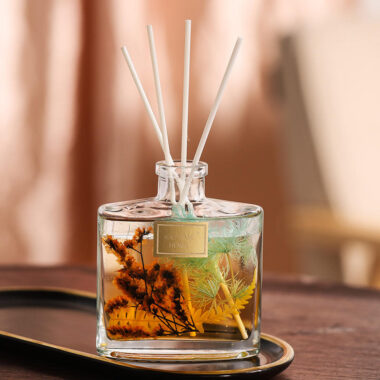Luxury glass aromatherapy bottle 