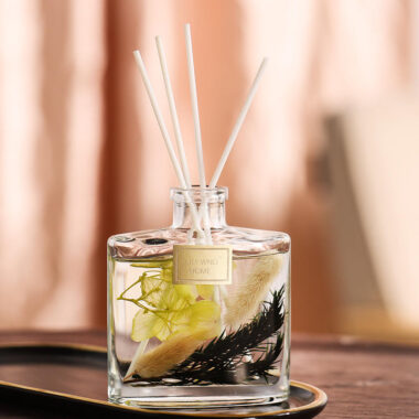 Luxury glass aromatherapy bottle 