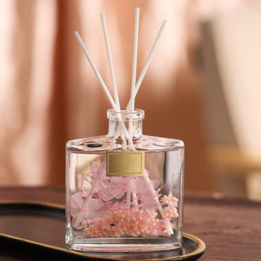 Luxury glass aromatherapy bottle 