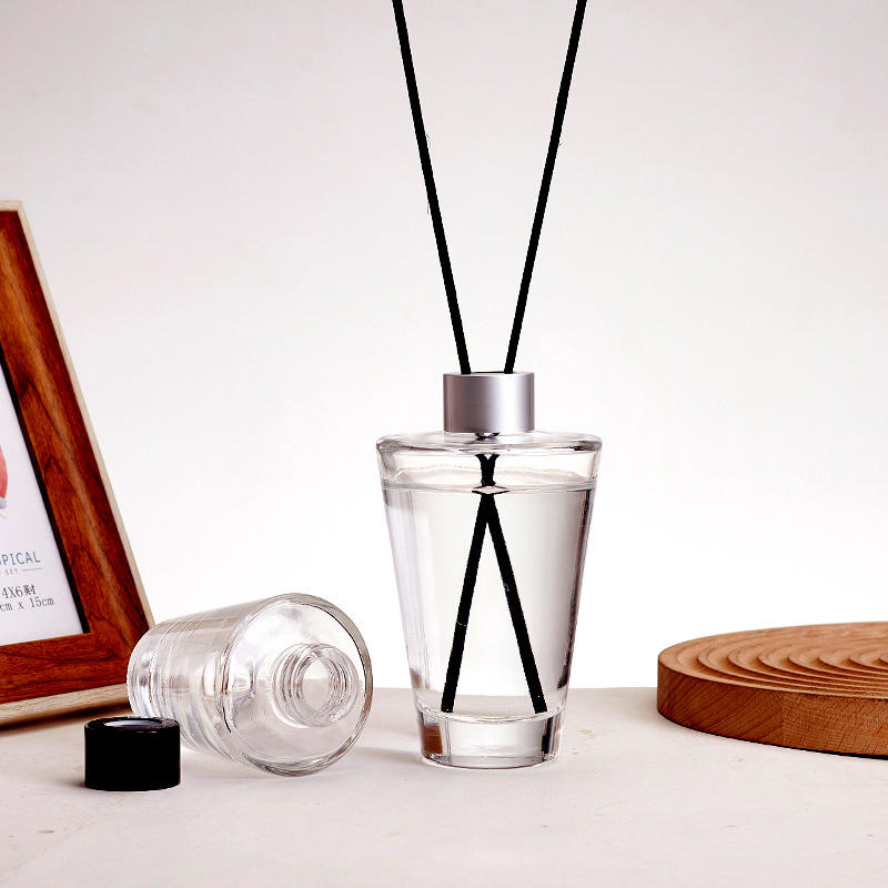 Transparent glass aromatherapy diffuser bottle