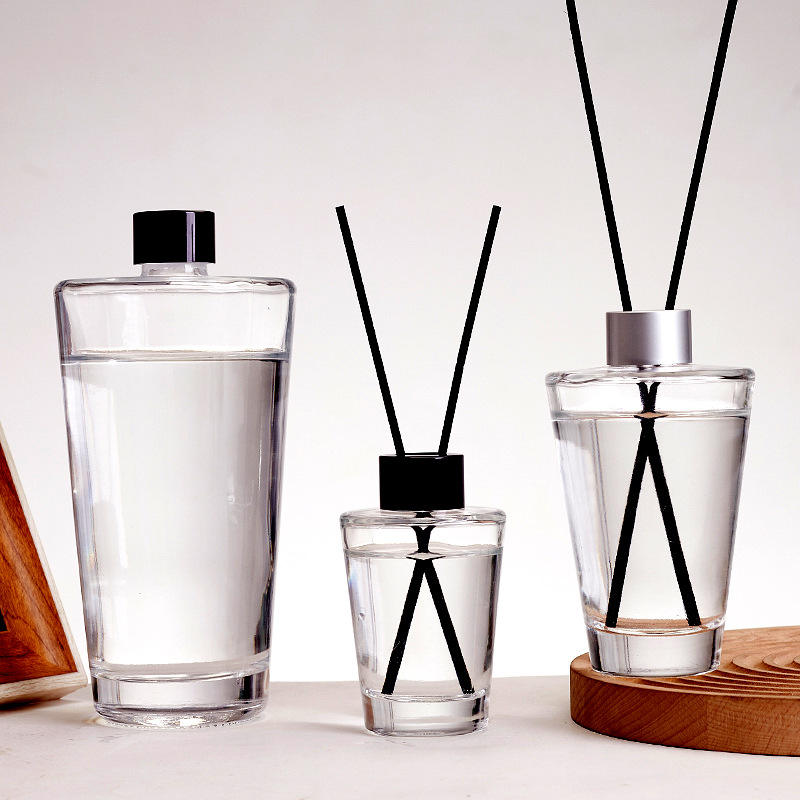 Transparent glass aromatherapy diffuser bottle