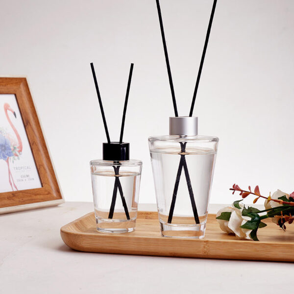 Transparent glass aromatherapy diffuser bottle