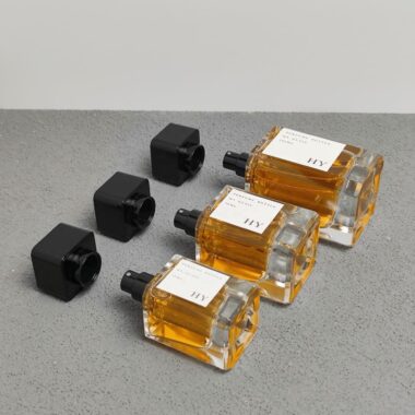 Luxury square glass perfume bottle