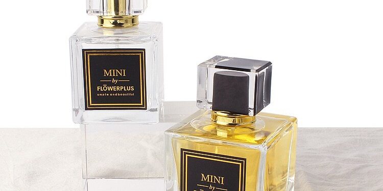 square glass perfume spray bottle