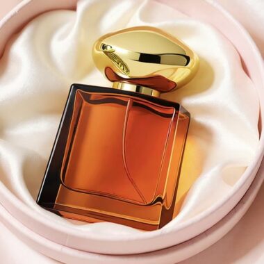 Luxury irregular curved clear glass perfume bottle design