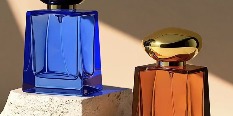 Luxury irregular curved clear glass perfume bottle design