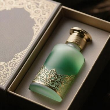 Luxury colored cylindrical premium glass perfume bottle