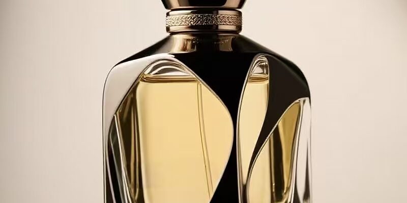 Premium luxury fashion-style clear glass perfume bottle design