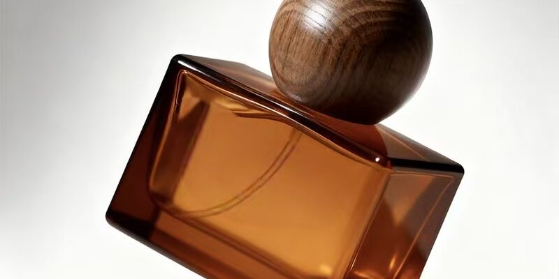 Matte brown square glass perfume bottle with natural wood cap