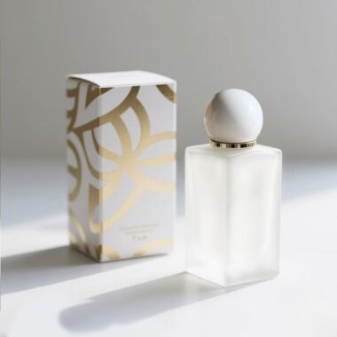 Modern frosted glass perfume bottle with high-quality sprayer