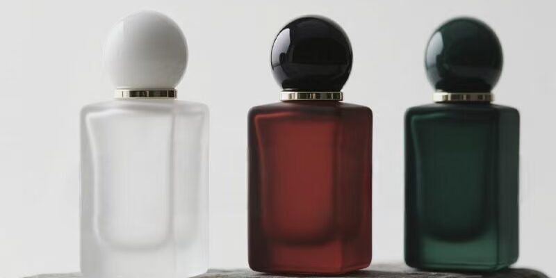 Modern frosted glass perfume bottle with high-quality sprayer