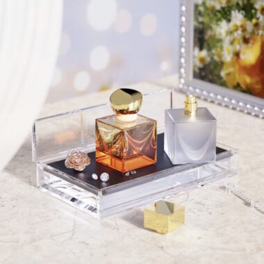 Luxury square clear glass perfume bottle with gold cap