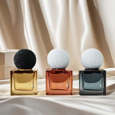 High-quality women’s clear glass perfume bottle with spray pump