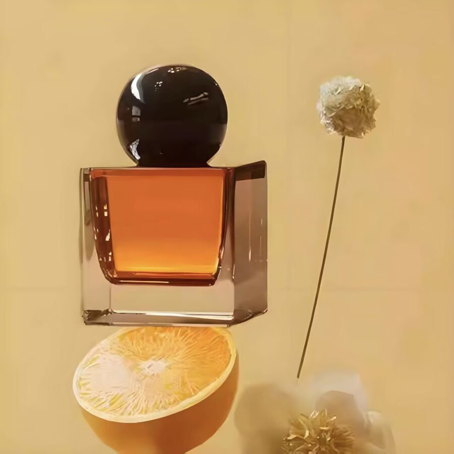 High-quality women’s clear glass perfume bottle with spray pump